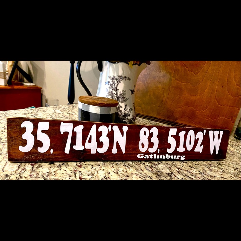 Custom Wooden Gatlinburg sign